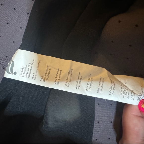 Fabletics shirts - Picture 3 of 4